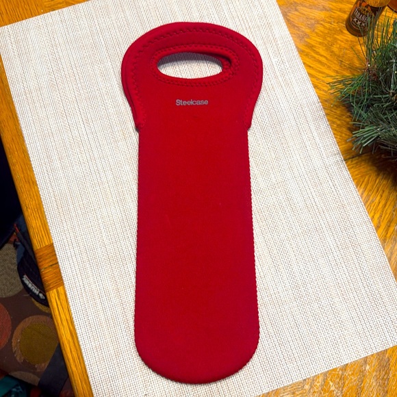 Built NY / Steelcase Wine Tote Bag - Red - Picture 2 of 4